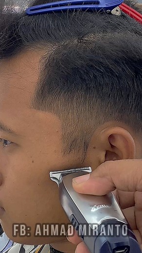 260K views · 2.5K reactions | simple taper using trimer #easytrickie #easytechnique #easyhaircut #haircuttutorial #taper #taperfade #tampletaper #using #trimer #simplehaircut #fblifestyle #everyone #fyp #asmr | Ahmad Miranto | Facebook