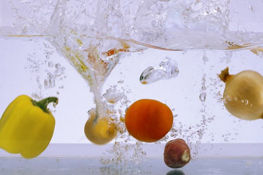 比重 ｜ 自由研究におすすめ！家庭でできる科学実験シリーズ「120秒の科学」｜ NGKサイエンスサイト ｜ 日本ガイシ株式会社