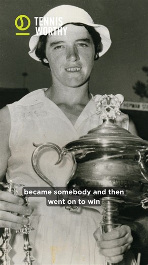 From unseeded to champion, Australian Hall of Famer Margaret Court stunned the tennis world with her breakthrough 1960 victory at the Australian Championships, the first major title of a legendary career. 🏆🇦🇺 #TennisWorthy | International Tennis Hall of Fame