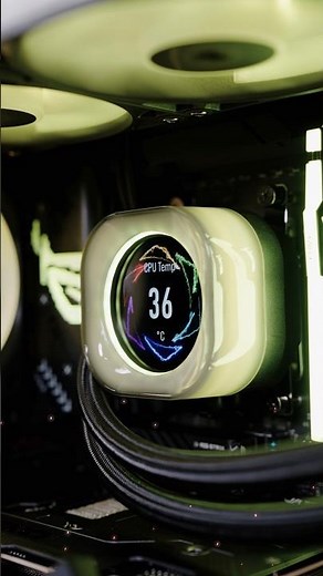 CORSAIR iCUE LINK TITAN 360 RX LCD