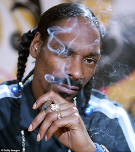 Prank?- Snoop Dogg announces he’s quitting smoking