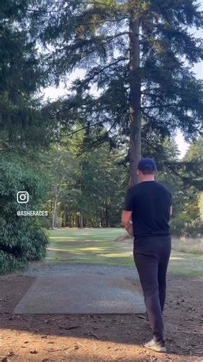 Are you also unlovable? Free hugs here.. #hug #sad #unlovable #worthless #discgolf #flexlinediscs #discgolflife #discgolfeveryday #washington #tacoma #discgolfdaily #discs | FlexlineDiscs