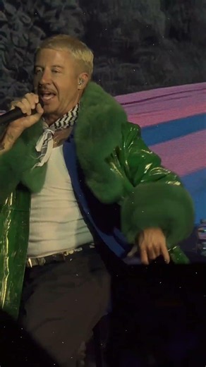 Macklemore - Thrift Shop - Live@Alcatraz 28/6/26