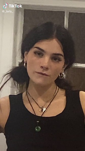 Mirror Selfie Tips: Capturing Your Best Reflection