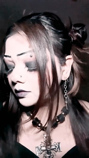 First time trying goth makeup 🖤⛓️‍💥 #gothic #tradgoth #makeuptransition