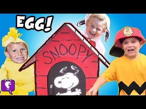 SNOOPYS GIANT Dog House Egg: The PEANUTS Movie Toys with HobbyKids