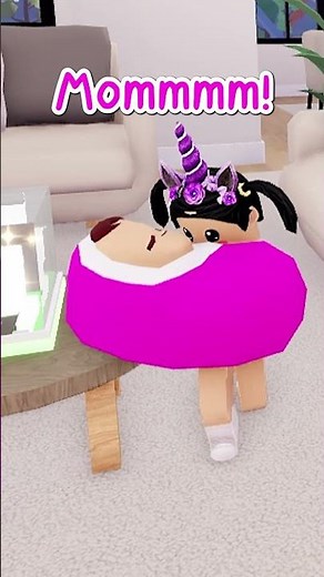 Toddler "found" a baby.. 👶 #livetopia #roblox