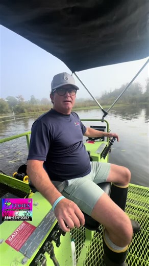 Running the front conveyor on the beast #inlandlakeharvester #lakecleaning #seaweedremoval #heavyequipment #florida