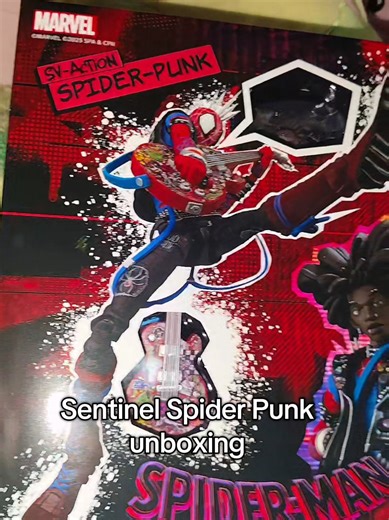 I have been waiting for this spider punk figure for a while now but it is finally here 🗣️🗣️🥳🥳I really like it , mostly the fact that we finally have 2 unmasked faces . Though I find the figuarts figure's face more accurate 🫡 #spiderpunk#hobiebrown #spidermanacrossthespiderverse#atsv