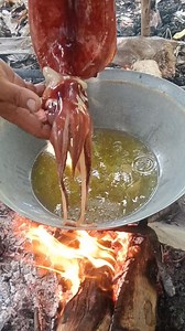 Fried pusit 🦑 | Rosalie C. Arellano