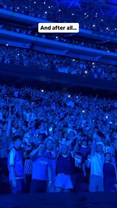 60K views · 85 reactions | Oasis fans did not disappoint for their first Wembley gig  (Are we the only ones doing Coldplay kiss cam analysis? ) : @wembleystadium | HELLO! | Facebook