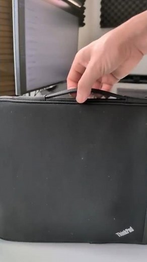 The ThinkPad 14-inch sleeve case is a convenient way to carry your laptop! Recommended as an alte...