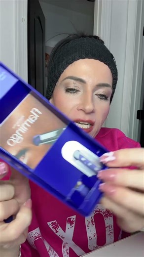 A weighted, refillable dermaplane razor that makes skin feel soft and polished