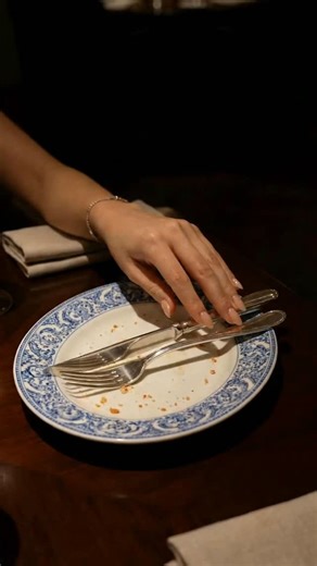 Smartbox Signature • Premium Experiences in Switzerland on Instagram: "⁠🇩🇪⁠ Wenn der letzte Bissen bleibt,⁠ wissen wir: Es war die richtige Wahl.⁠ ⁠ 🇫🇷⁠ Quand la dernière bouchée marque les esprits.⁠ On sait que le choix était le bon."