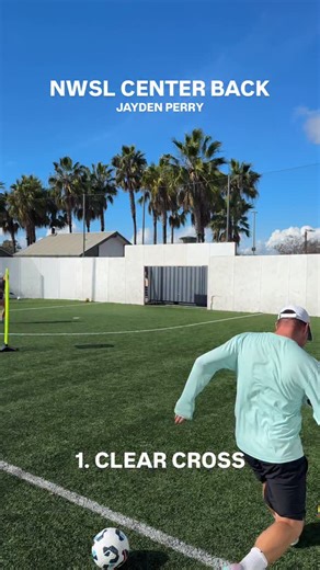 Michael Holzer on Instagram: "Center Back Work @jaydennperryy #centerback #nwsl #soccertraining"
