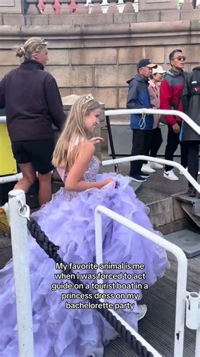 Another proud moment from my bachelorette party 🥲 #favoriteanimal #bacheloretteparty #bratsummer