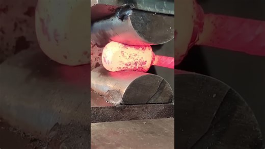 From arrowheads to Wootz steel knife, forging a Viking Sax knife