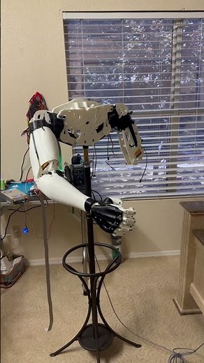 Inmoov 3d printed robot showing right arm and shoulder