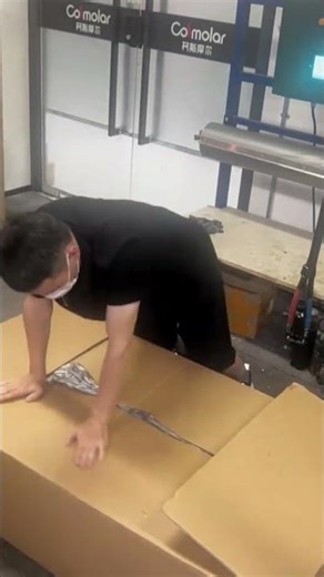 Liquid Foam Packing Process in Parcels