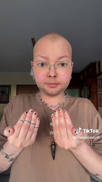 Video di itsmaxiestuff (@itsmaxiestuff) con suono originale - itsmaxiestuff