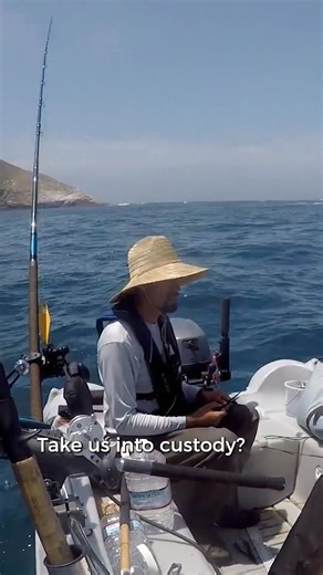 Mexican Police Stops us while Fishing in Mexican Waters! #fishingadventure #mexicanwaters #PoliceEncounter #fishingtrip | Fisherman's Life