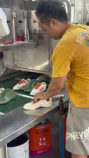 #shoemaking #handmade #shoes #factorywork #work #factory