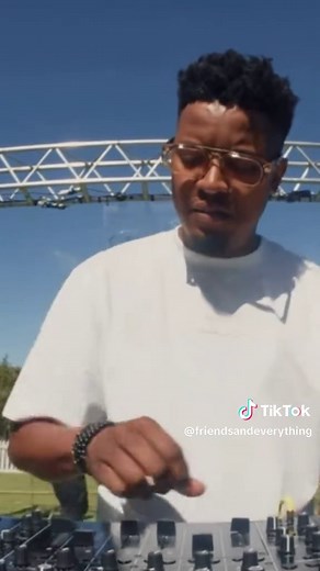 Sun-EL Musician Live Set Featuring 'Nguwe' with MSAKI
