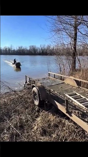 Von Boot slippen zu Boot schrotten – in einem Versuch. 🚤💥🛟