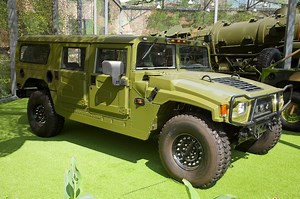 Chinese clones HMMWV