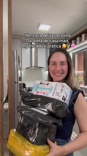 ID frigideira: AMF-THD-HED ID mixer: BBU-LGT-UQL ID porta pães: APQ-ZBJ-JQV ID forma gelo: CCD-MHJ-BCK Nada como ter nossa casa organizada e bonita ✨🥰 Frigideira que não gruda, mixer pra bater leite, porta pães espaçoso e forma de gelo pra garrafa. Os melhores itens pra enxoval de casa nova. As donas de casa vão amar! 👉🏼Todos os l1nks na minha bio🥰 Não autorizo repost ou compartilhamento desse vídeo em outros perfis. P u b l i #donadecasablogueira #achadinhosdashopee
