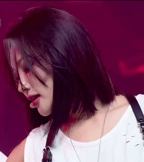 i would be flabbergasted too ngl #gidle #idle #dreamcatcher #deukae #dc #siyeon #miyeon #girlgroup #kpop