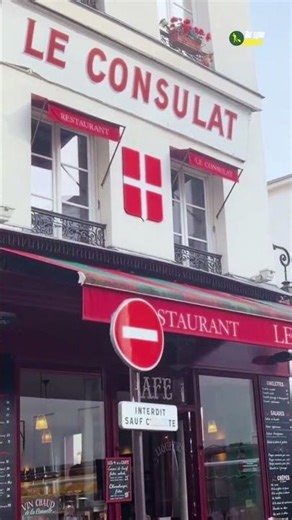 Unbelievable Talent: Street Singer in Paris Melts Hearts with Stunning Performance!