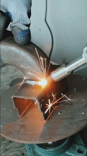 Laser welding machine sourcefactory Hand-held laser welding machine Small air-cooled laser