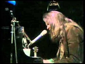 NEIL YOUNG - A Man Needs a Maid/Heart of Gold LIVE & RARE (1971)