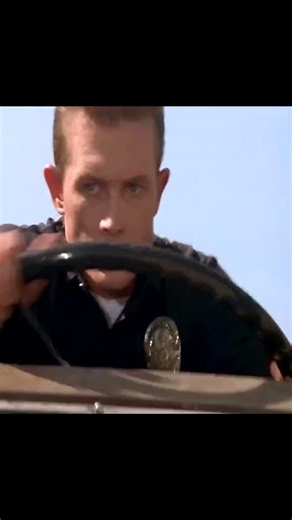 Жуткий момент в фильме "Терминатор 2" #фильм #кино #terminator #киноляпы