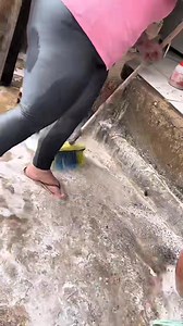 3.9M views · 63K reactions | bagus ade content bersih2 rmh dari mcm hutan terus clear .. lg 1 mmg xkelip tgk diaorg buat keje.. u ols layan x klau video tiktok camni best tgk laju2 | Nina Emelyn | Facebook