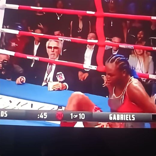 Claressa Sheilds lost her fight after the First Round. 😬