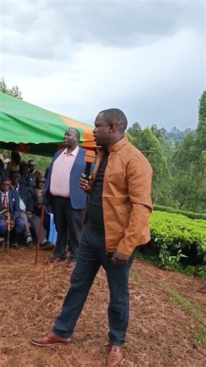 In Kirinyaga tea farmers are protesting because a kilogram of tea has dropped to 40 bob, lakini in South Rift wamenunuliwa na 12 bob na wametulia. | 7 News Global