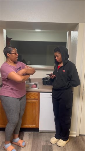 Dee with an unexpected visitor. Directed by Dook Biddings #BIGBSOfunny #funny #foryou #explore #relatable #humor #couplecomedy #marriedlife #sarcasm #Xander | BIGBSOFunny | Facebook