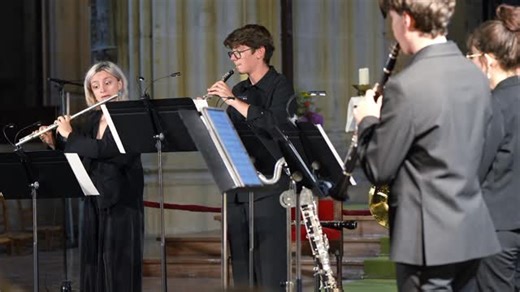 Pablo Jumel on Instagram: "🎶 Bonjour à toustes ! 🌊 Aujourd’hui, on vous partage un nouvel extrait de notre concert à l’église Saint-Rémy de Dieppe ✨ Au programme : 🩰 Le ballet des poussins 🐤, extrait des Tableaux d’une exposition de Modeste Moussorgski 🎼 Dans le rôle des poussins : 🐥 @fanny_ma.ma à la flûte 🐥@pablojumel au hautbois Bonne écoute et à très vite ! 🎵 #VentsMarins #Dieppe #MusiqueClassique #Concert #Moussorgski"