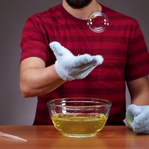 922K views · 2.8K reactions | Did you know you could make bubbles that don't break? 樂 | VIX Explore | Facebook