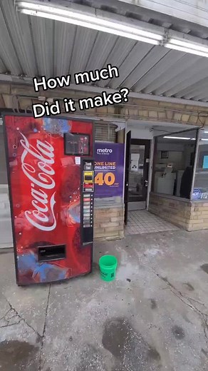 Let's see how much my pop machine made in front of my laundromat #vending #business #fyp