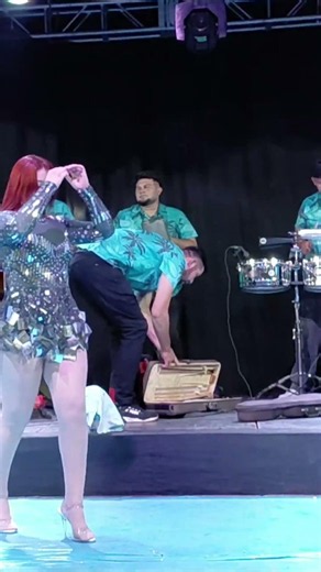 OCIEL Y SU CHANCHONA CON SUS MEJORES BAILARINAS #baile #campirano #foryou