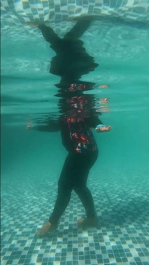 🏊‍♀️ Water Therapy for Knee Pain Relief #kneepain #healthtips #exercise #aquarium