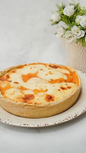 Sabrina Onorato 🇦🇷 Recetas fáciles on Instagram: "TARTA DE ZAPALLO, CHOCLO Y QUESO: Esta receta es riquísima! Perfecta 😍 Te paso la receta 👇 🔶INGREDIENTES MASA: 200 gr de harina 0000 30 ml de aceite de girasol 1 cdita de sal 120 ml de agua 🔶PROCEDIMIENTO: En un bowl colocar la harina, el aceite, la sal y el agua. Mezclar y amasar hasta obtener un bollo liso y homogéneo que lo tapás y dejás descansar 20’. Después estirás la masa en la mesada enharin