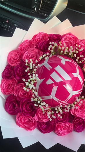 Soccer-Themed Bouquet Design Ideas
