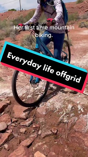 Living in a school bus has its advantages #offgrid #skoolie #moutainbike #offroad #lakelife #everyday #adventure #explore #create #fyp #followformorevideo