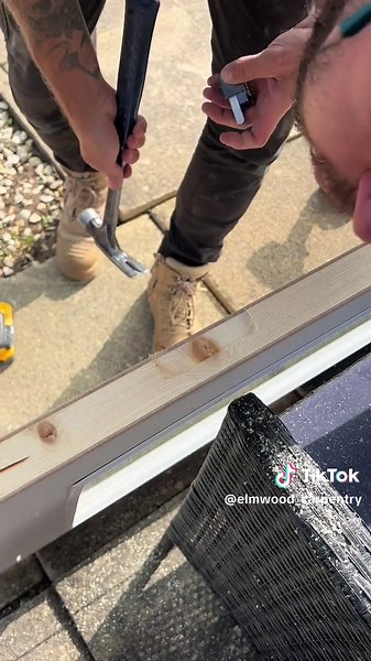 No cuts just sped up a touch to show how I fit a door hinge in with the router. Speed square keeps the end straight and corner chisel takes the round away, makes it super simple. #carpenter #trend #dewalt #door #doors #hinge #tools