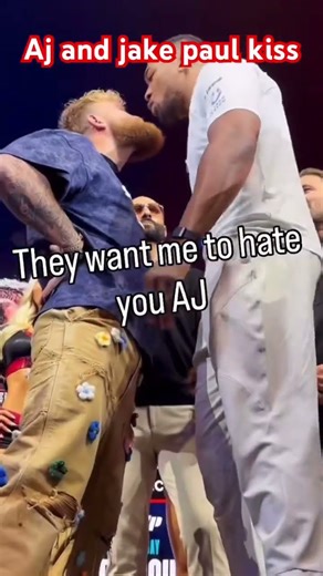 Antony joshua viral kiss with jake paul #netflix #jakepaul #antonyjoshua