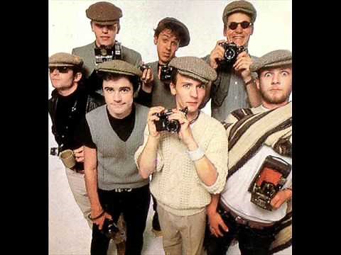 MADNESS - WINGS OF A DOVE (LIVE)